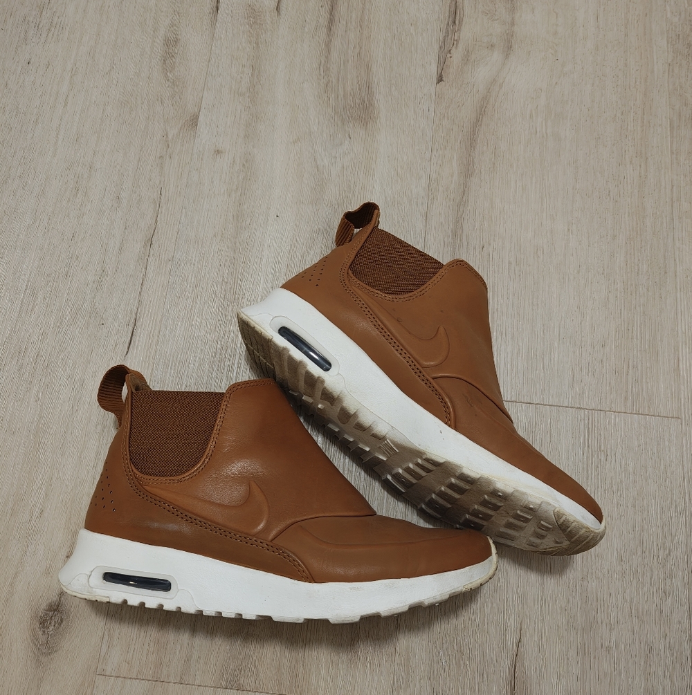 Nike Women's Brown Sneakers